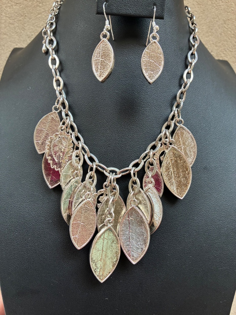 Reversible Statement Necklace & Matching Earrings - Picture 3 of 4
